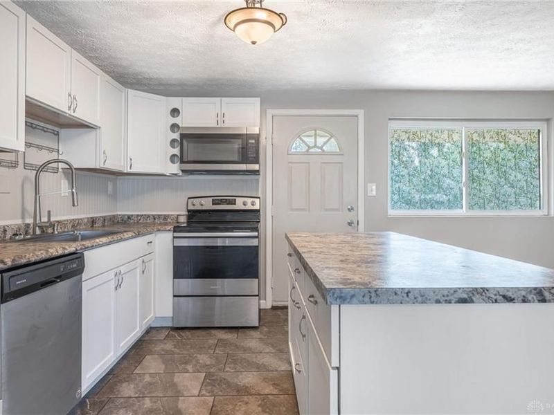 5232 Fishburg Road, Huber Heights, OH 45424 Photo 7