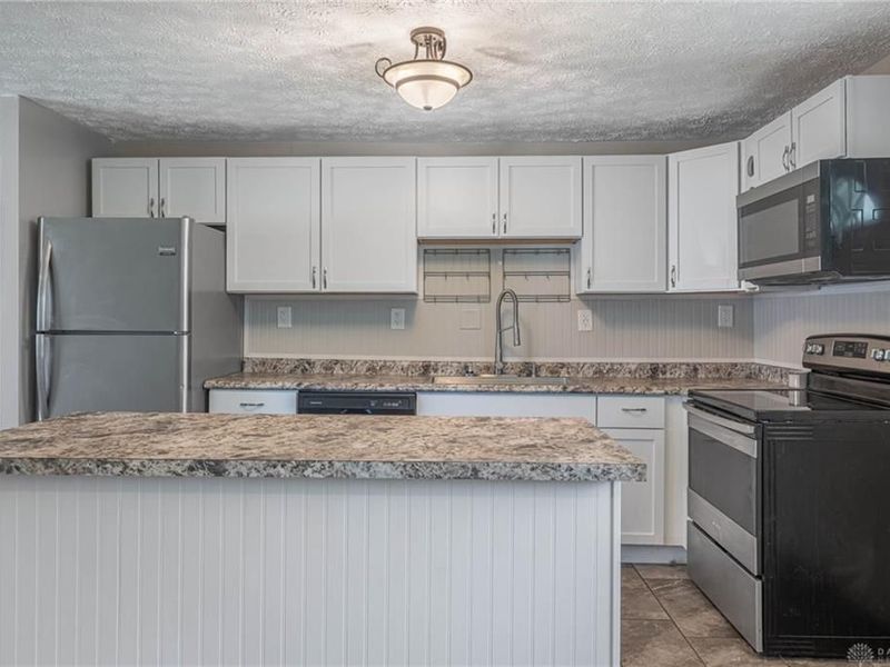 5232 Fishburg Road, Huber Heights, OH 45424 Photo 8