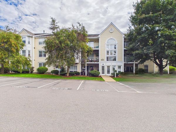 2 Scituate Place, Unit 26, Merrimack, NH 03054
