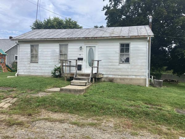 16 E Fifth, Fredericktown, OH 43019