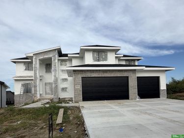 5614 N 213th Street, Elkhorn, NE 68022