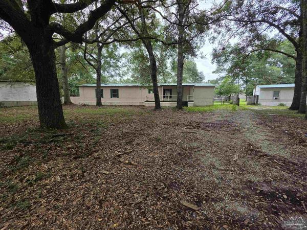 922 Brook Hills Dr, Cantonment, FL 32533