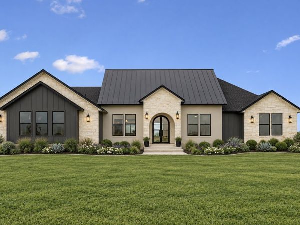 153 TIMBER PL, La Vernia, TX 78121