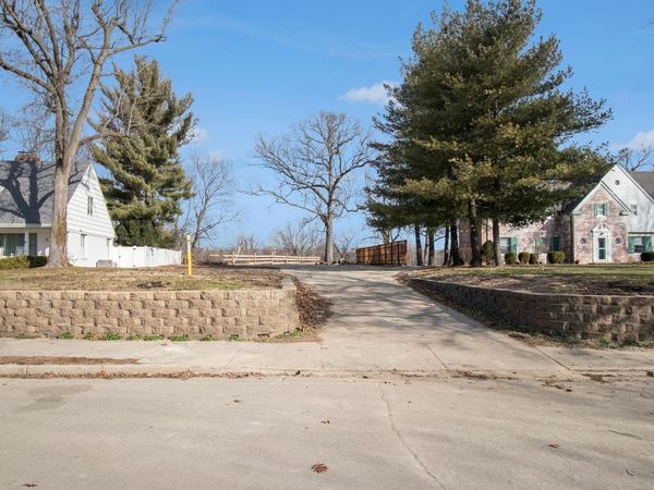 2526 Riviera Drive, Mishawaka, IN 46544