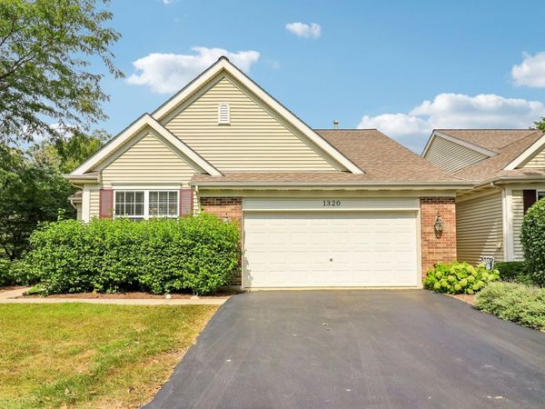 1320 Waverly Drive , Volo, IL 60020