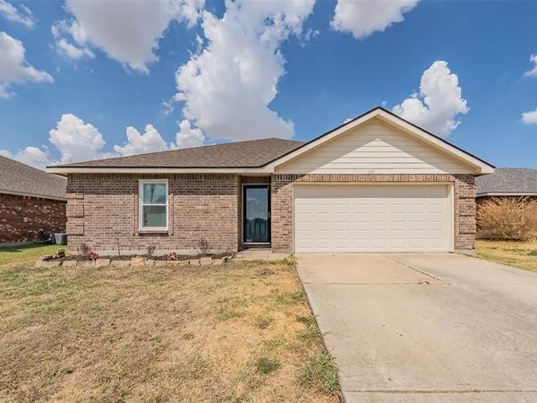 135 Ringneck Drive , Sanger, TX 76266