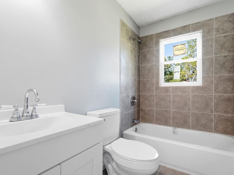 2297 Howey Road, Columbus, OH 43211 Photo 21