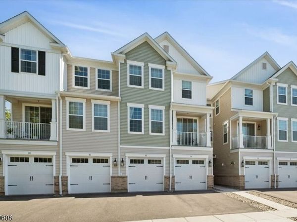 82 Depot Way, Dunellen, NJ 08812