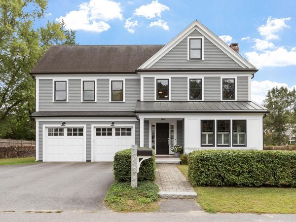 284 Elsinore St, Concord, MA 01742