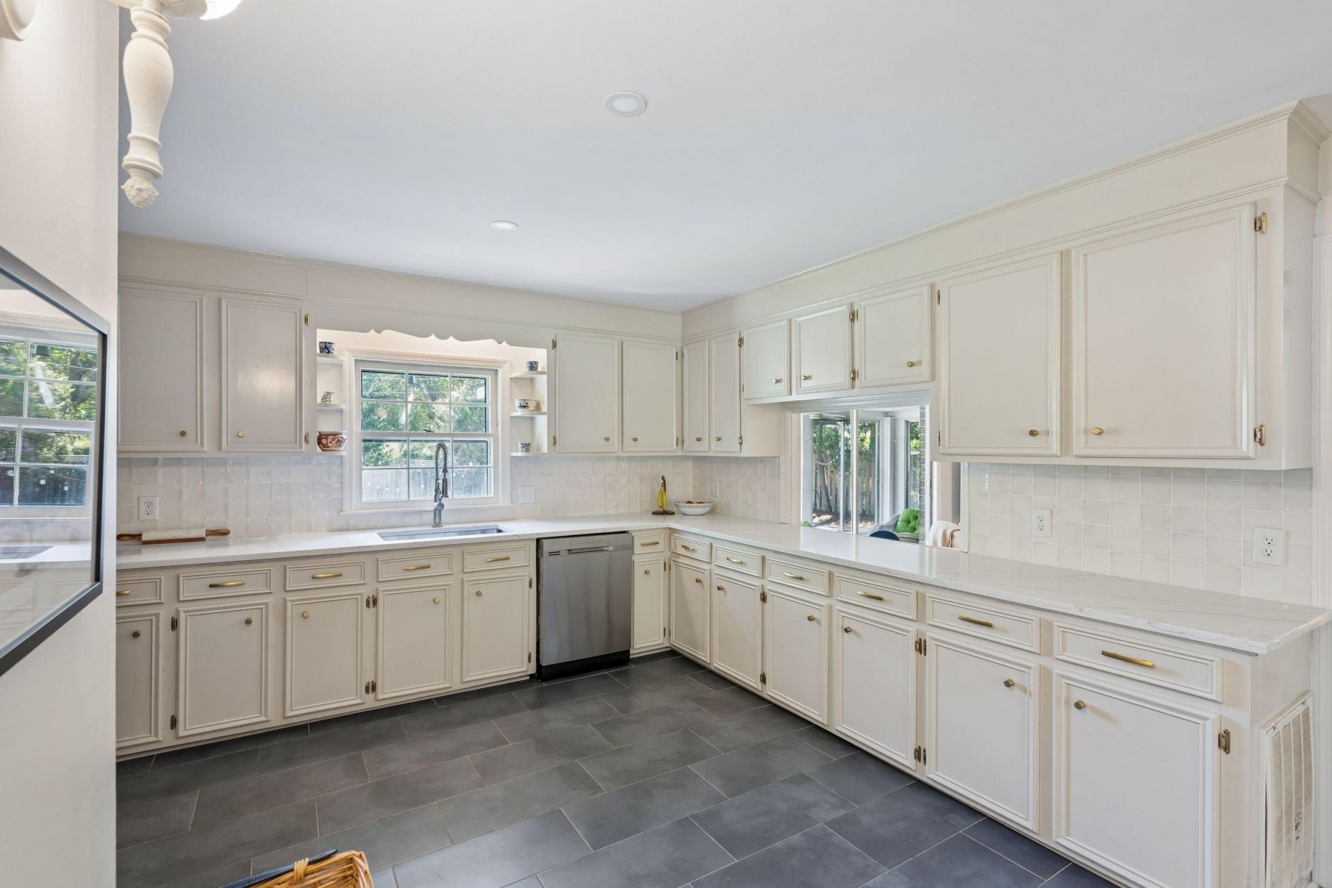 734 Waites Drive Photo 11