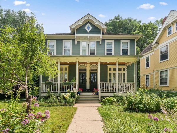111 Island Avenue W, Minneapolis, MN 55401