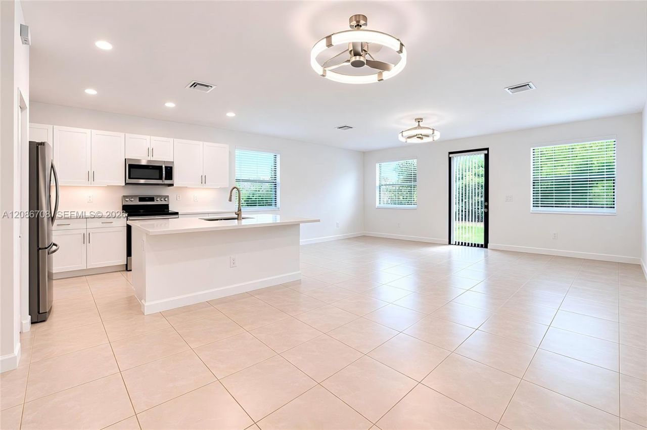 3448 W 110th Ter, Unit 3448, Hialeah, FL 33018 Photo