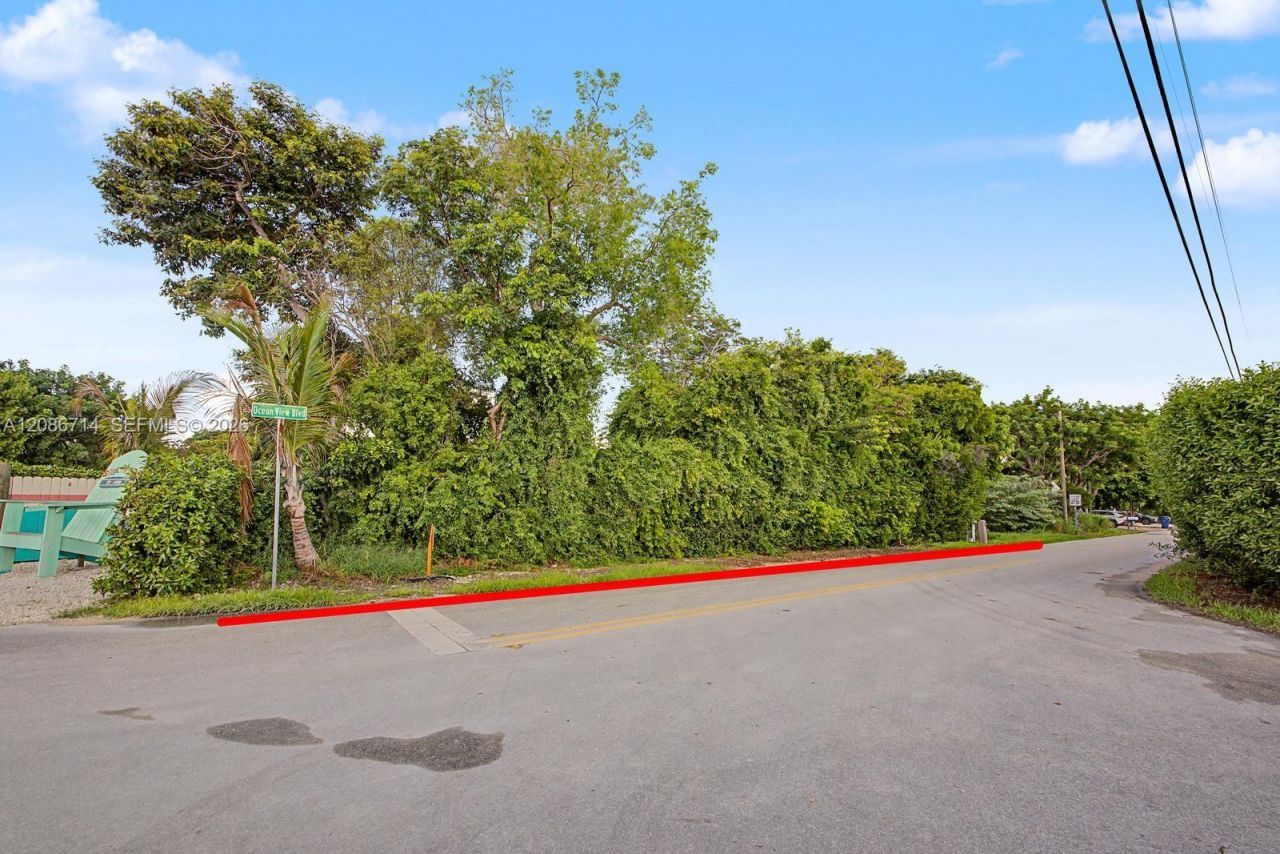 15 Ocean View Blvd, Key Largo, FL 33037 Photo
