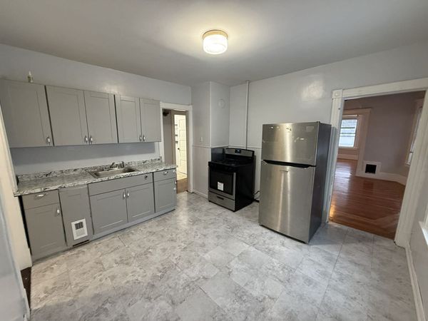 190 Oak, Unit 2nd Fl, Springfield, MA 01151