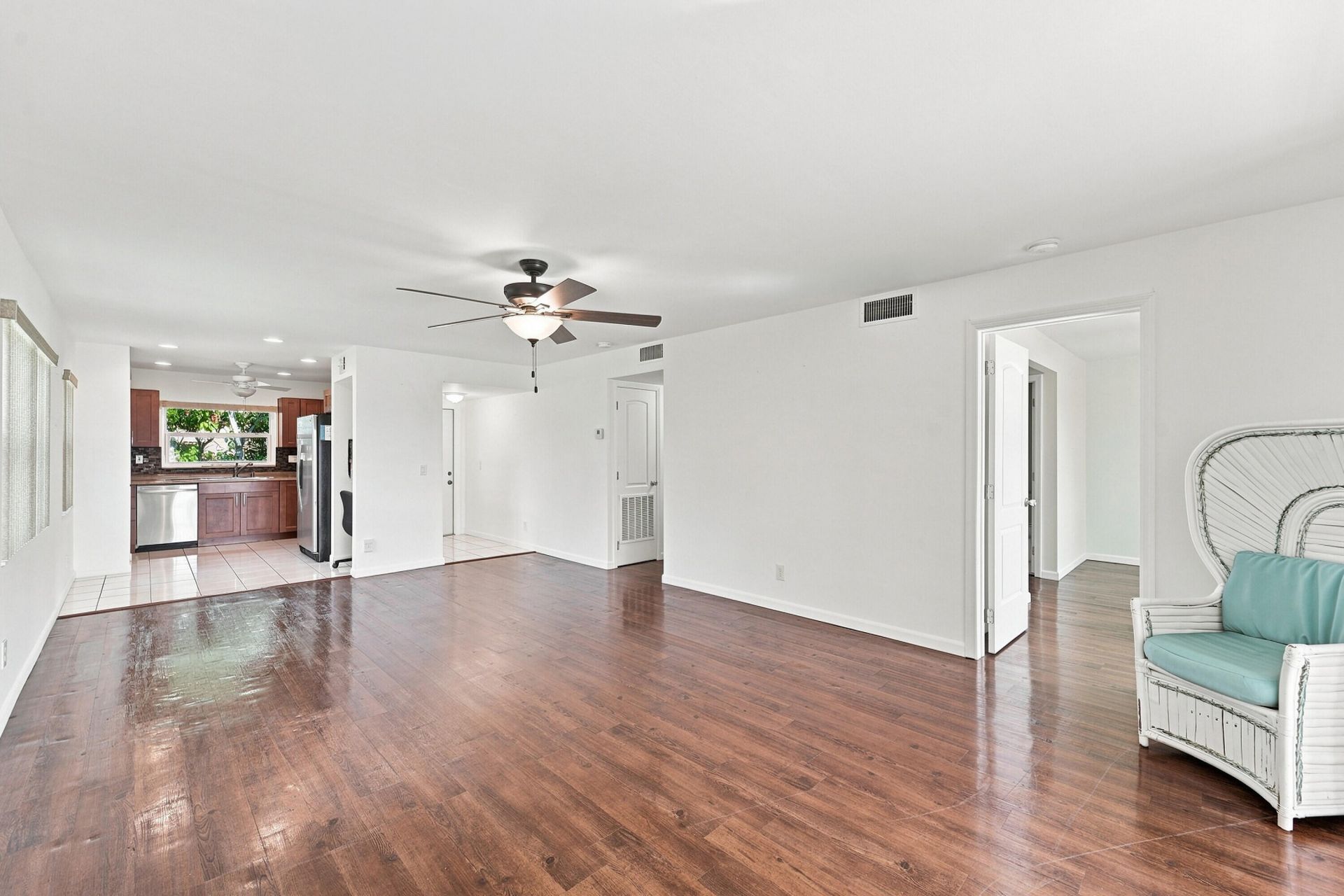 9841 Sunrise Lakes Boulevard, Unit 310, Sunrise, FL 33322 Photo