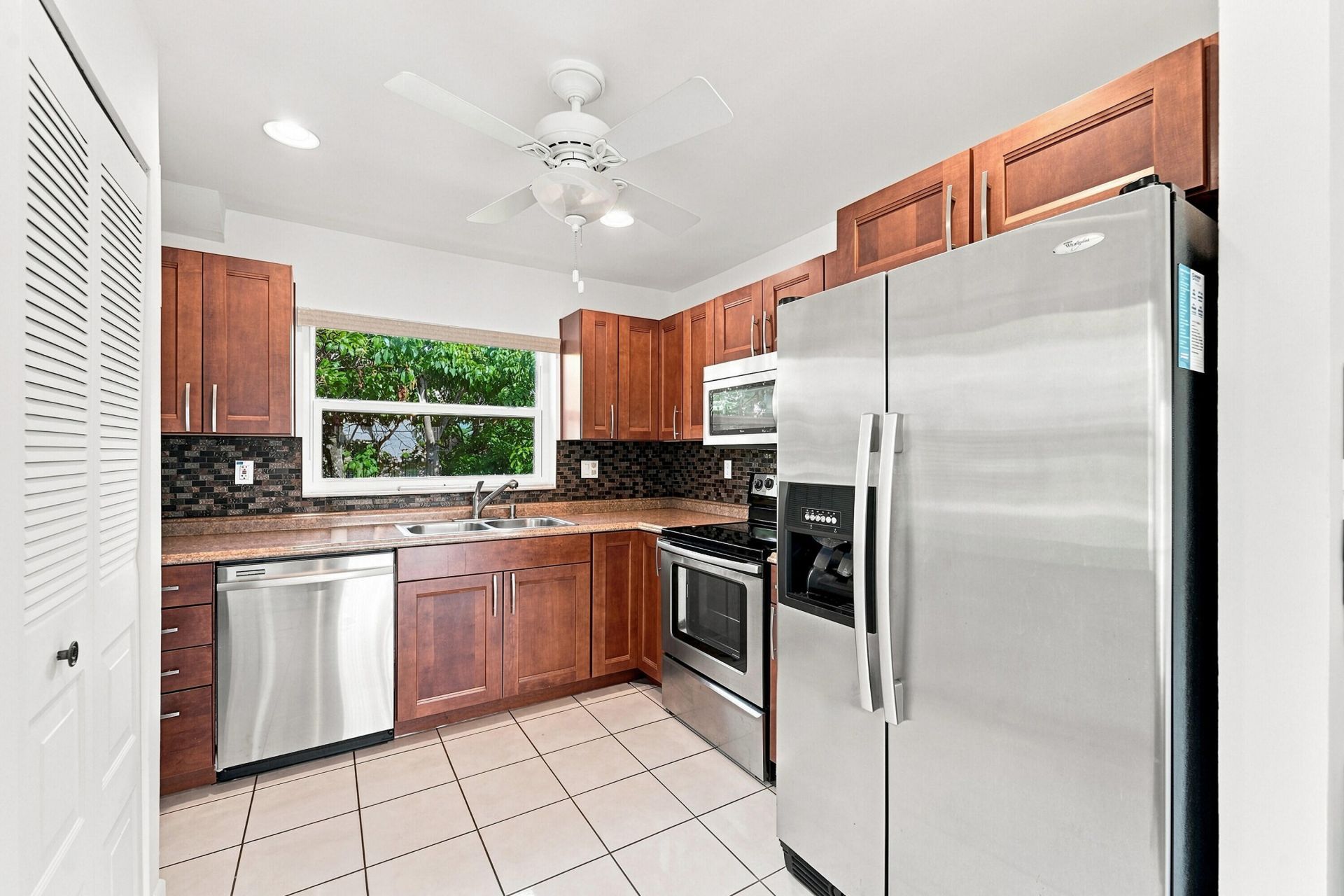 9841 Sunrise Lakes Boulevard, Unit 310, Sunrise, FL 33322 Photo