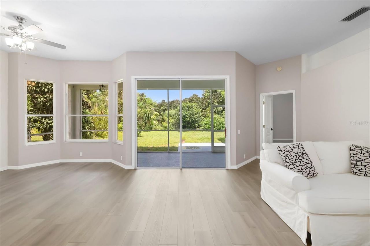 4346 Breckenridge Way, Unit 5, Sarasota, FL 34235 Photo