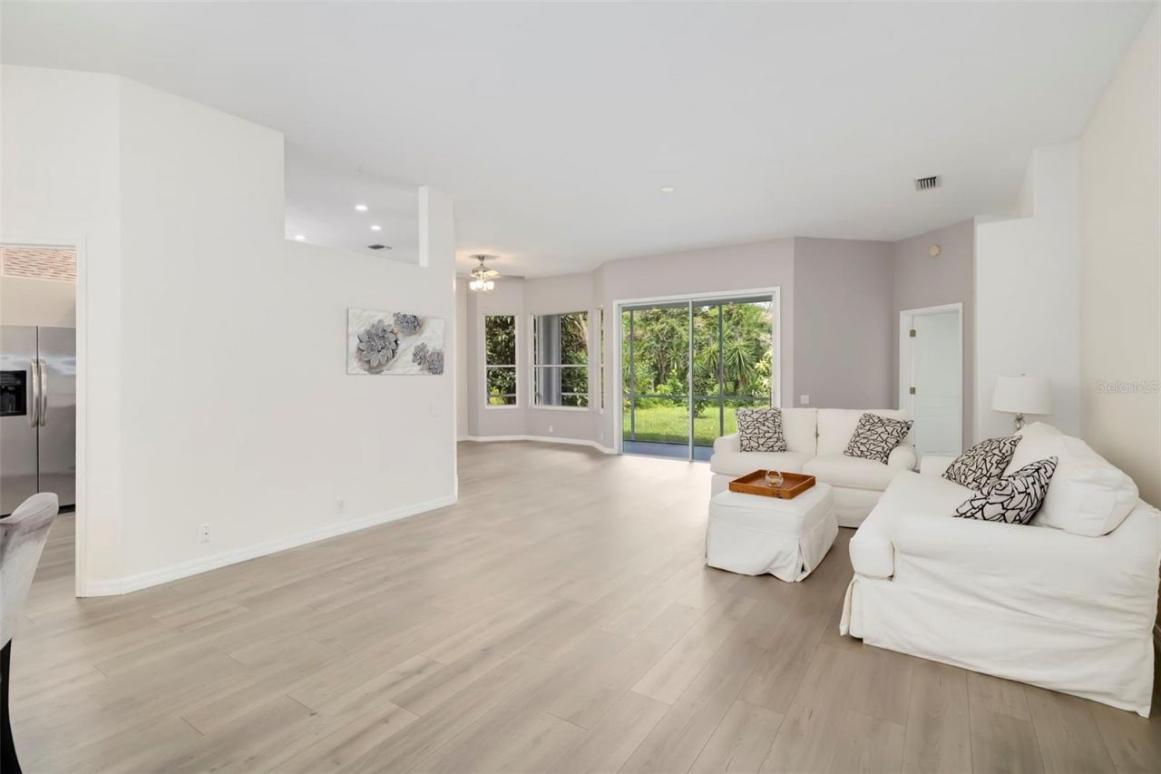 4346 Breckenridge Way, Unit 5, Sarasota, FL 34235 Photo
