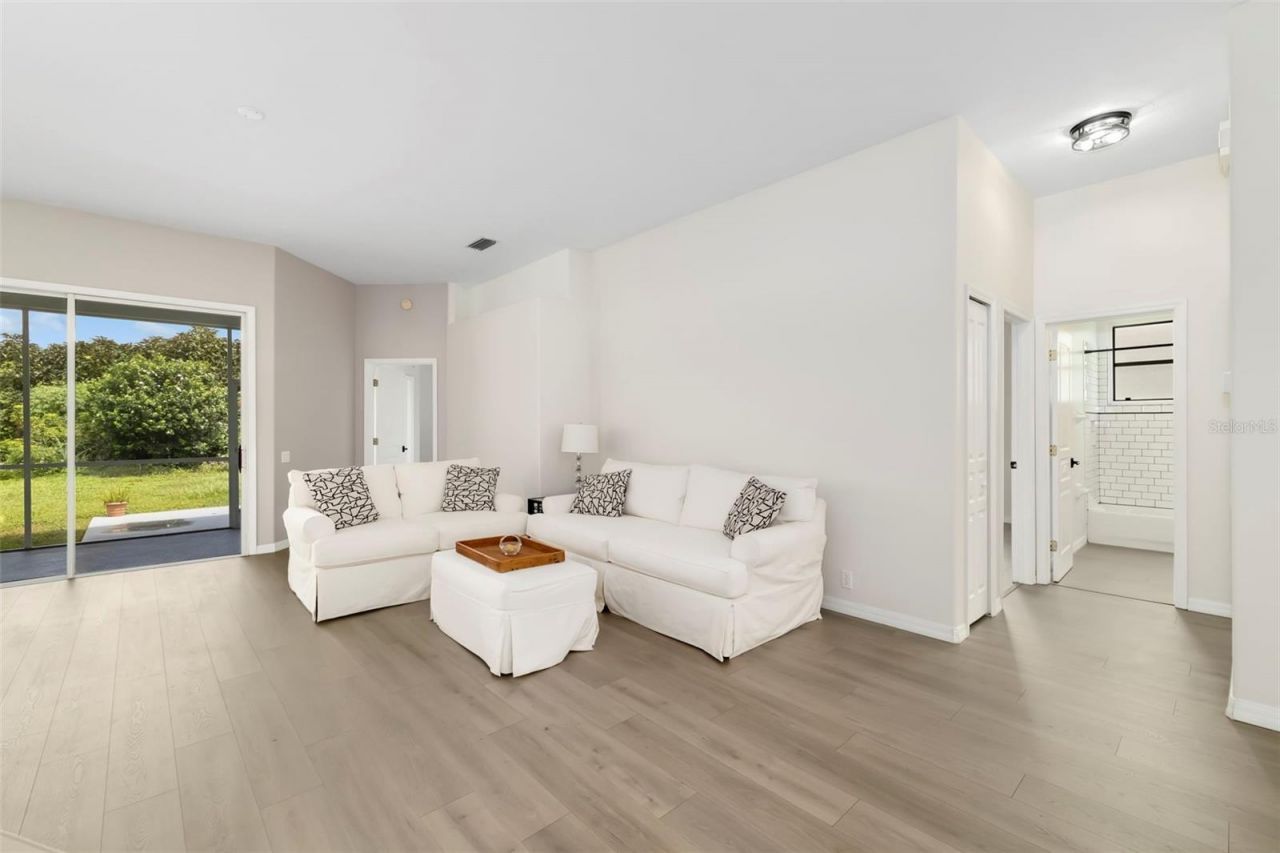 4346 Breckenridge Way, Unit 5, Sarasota, FL 34235 Photo