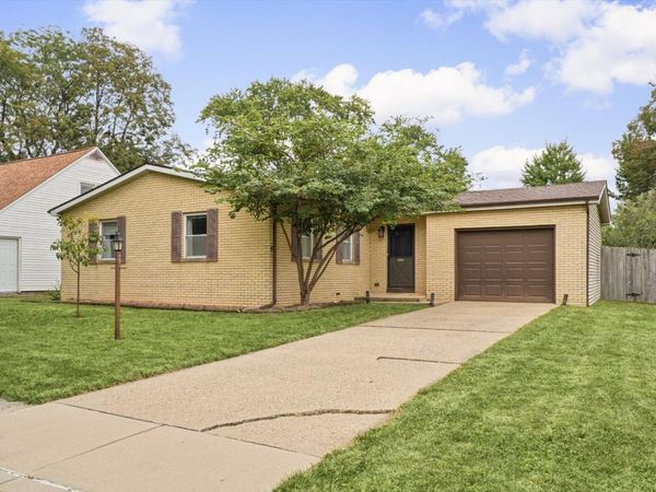 912 Frank Drive , Champaign, IL 61821