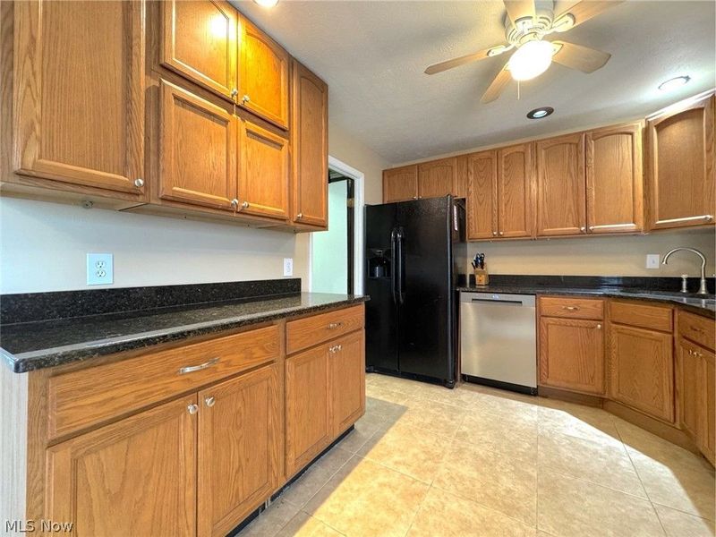 4245 Bennington Boulevard, Brunswick, OH 44212 Photo 11