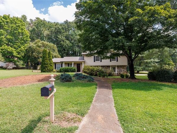 875 Windsor Trail, Roswell, GA 30076