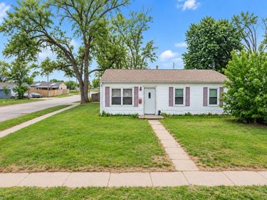 1021 HIATT Street, CARTER LAKE, IA 51510