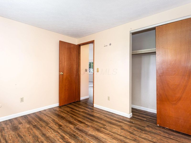 1687 Brookfield Square S, Columbus, OH 43229 Photo 10