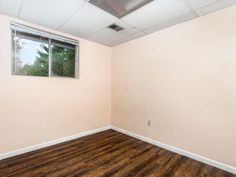 1687 Brookfield Square S, Columbus, OH 43229 Photo 12