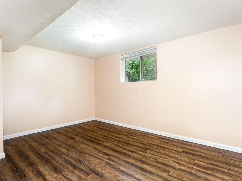 1687 Brookfield Square S, Columbus, OH 43229 Photo 14