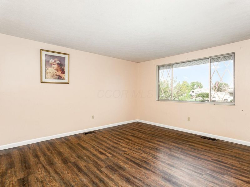 1687 Brookfield Square S, Columbus, OH 43229 Photo 5