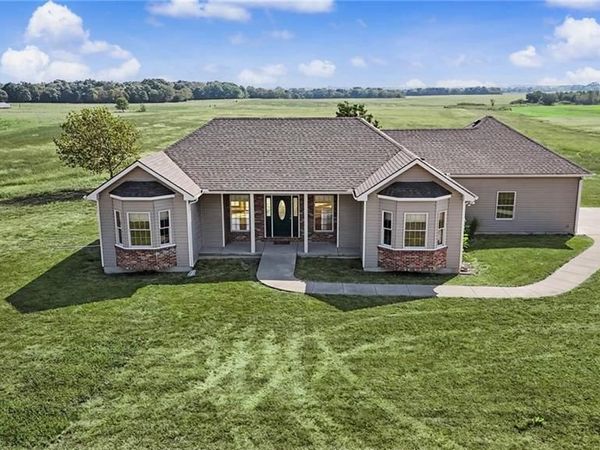 68 E 1100 Road, Baldwin City, KS 66006