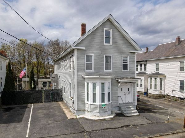 17 Coral St, Lowell, MA 01851