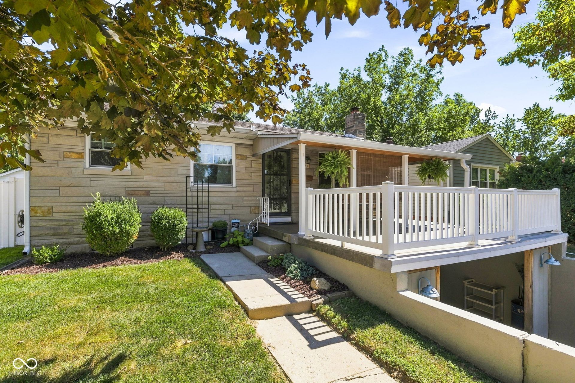 61 Cecil Avenue, Indianapolis, IN 46219 Main Photo