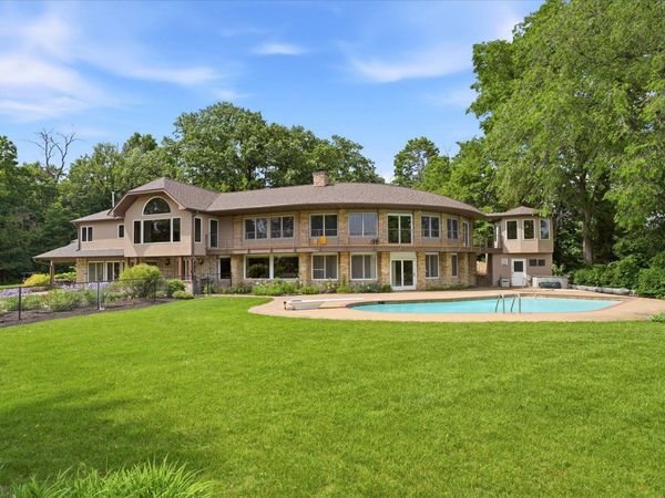 10129 Eden Prairie Road , Eden Prairie, MN 55347