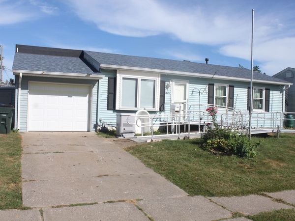 2629 N Concord Street , Davenport, IA 52804