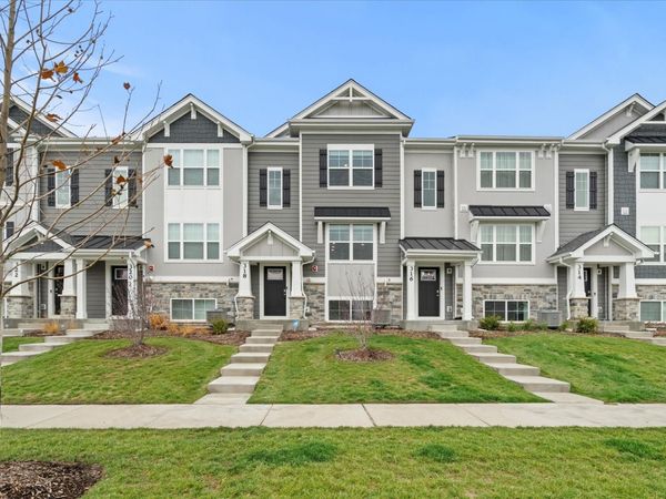 318 Basin Court , St. Charles, IL 60174