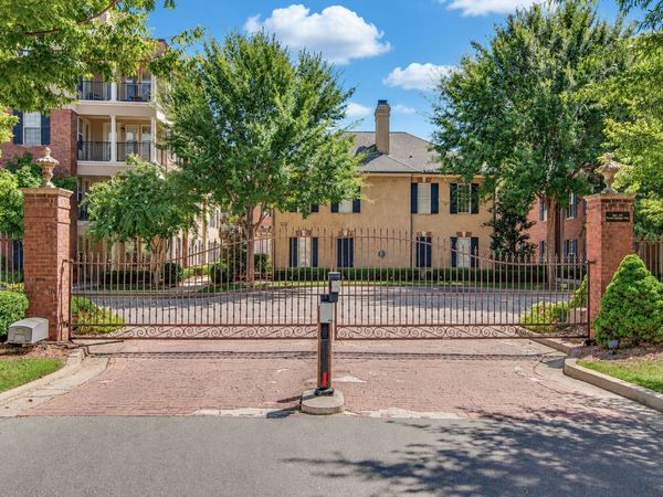 307 Seven Springs Way, Unit 102, Brentwood, TN 37027