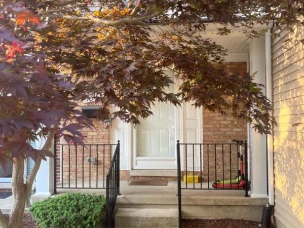 1542 Brentwood Drive , Troy, Mi 48098