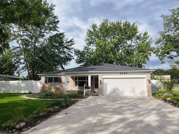 5045 Abington Drive, Troy, Mi 48085
