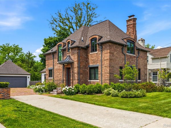 250 Pleasant Street, Birmingham, Mi 48009