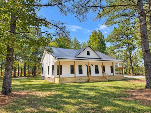 125 White Oak Ln., Guntown, MS 38849