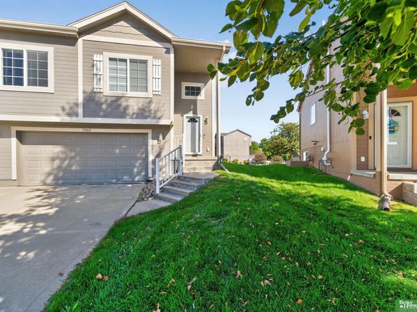 19160 Drexel Circle, Omaha, NE 68135