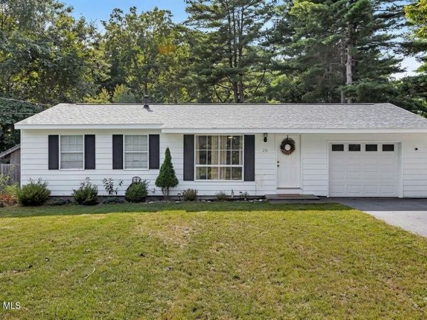 28 Davidson Drive, Saratoga Springs, NY 12866