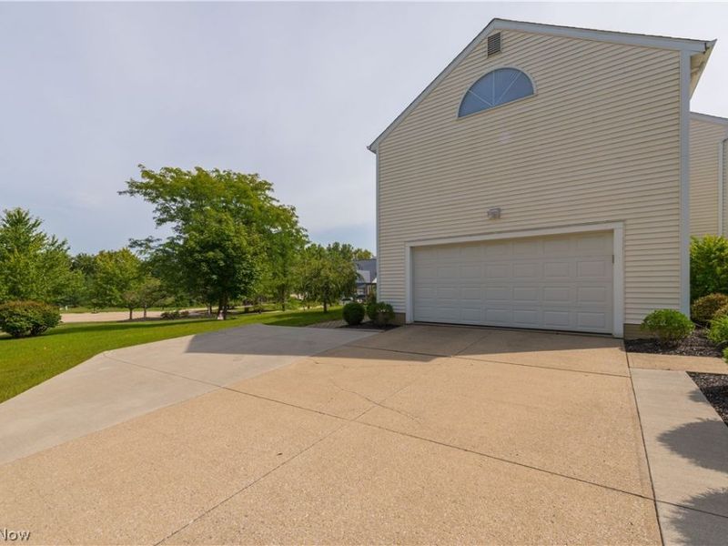 11952 Greyfriars Circle, North Royalton, OH 44133 Photo 4