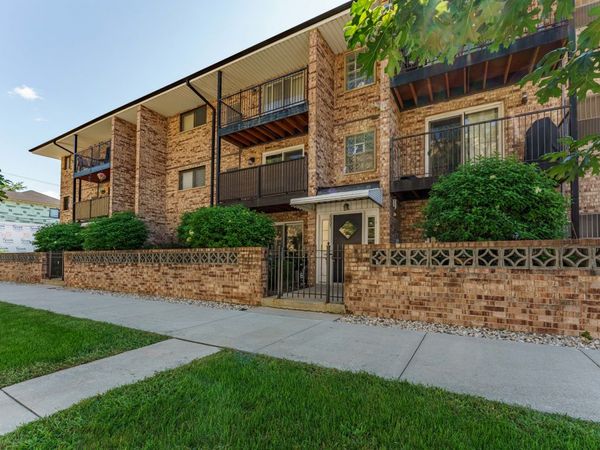 6005 N Neola Avenue , Unit 1B, Chicago, IL 60631