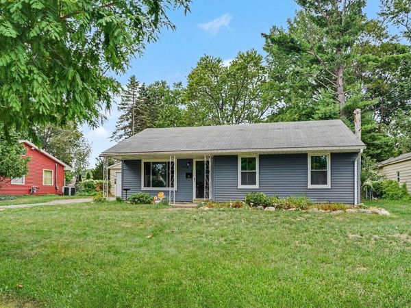 4026 Rivington Street, Kalamazoo, MI 49008