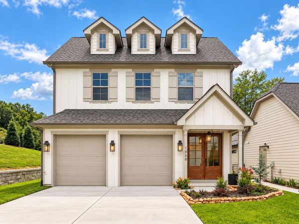 1736 Gaines Mill Way, Unit 17, Hixson, TN 37343
