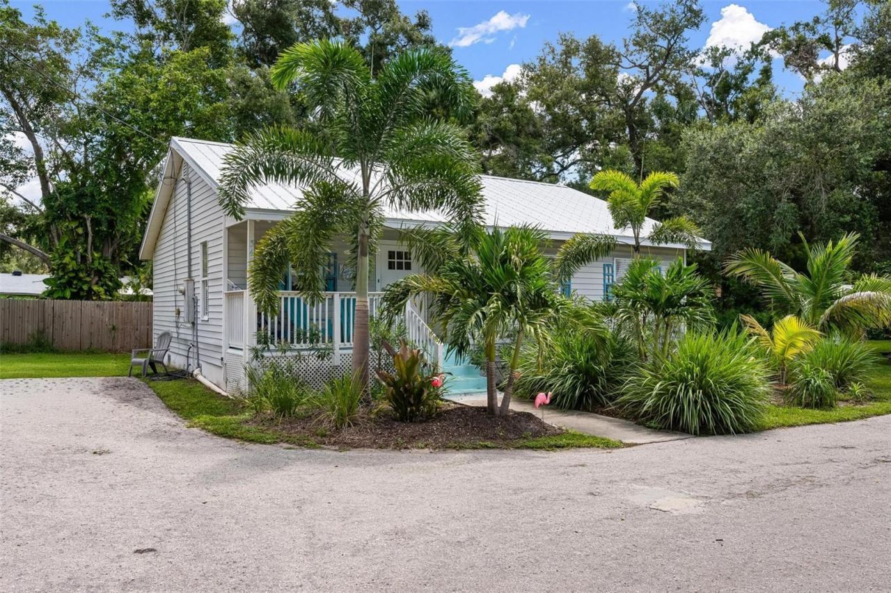 3476 Winton Avenue, Sarasota, FL 34234 Photo
