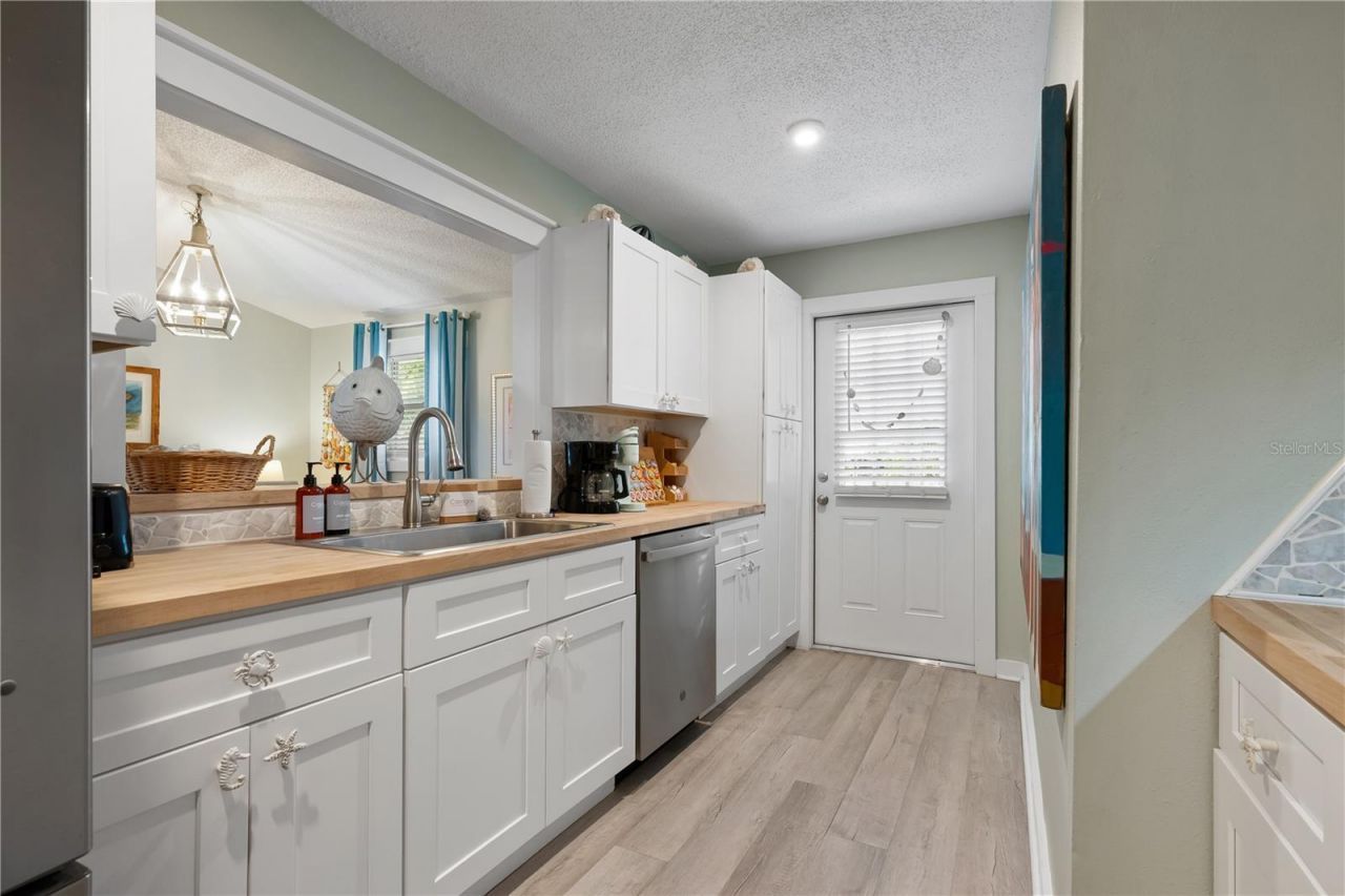 3476 Winton Avenue, Sarasota, FL 34234 Photo